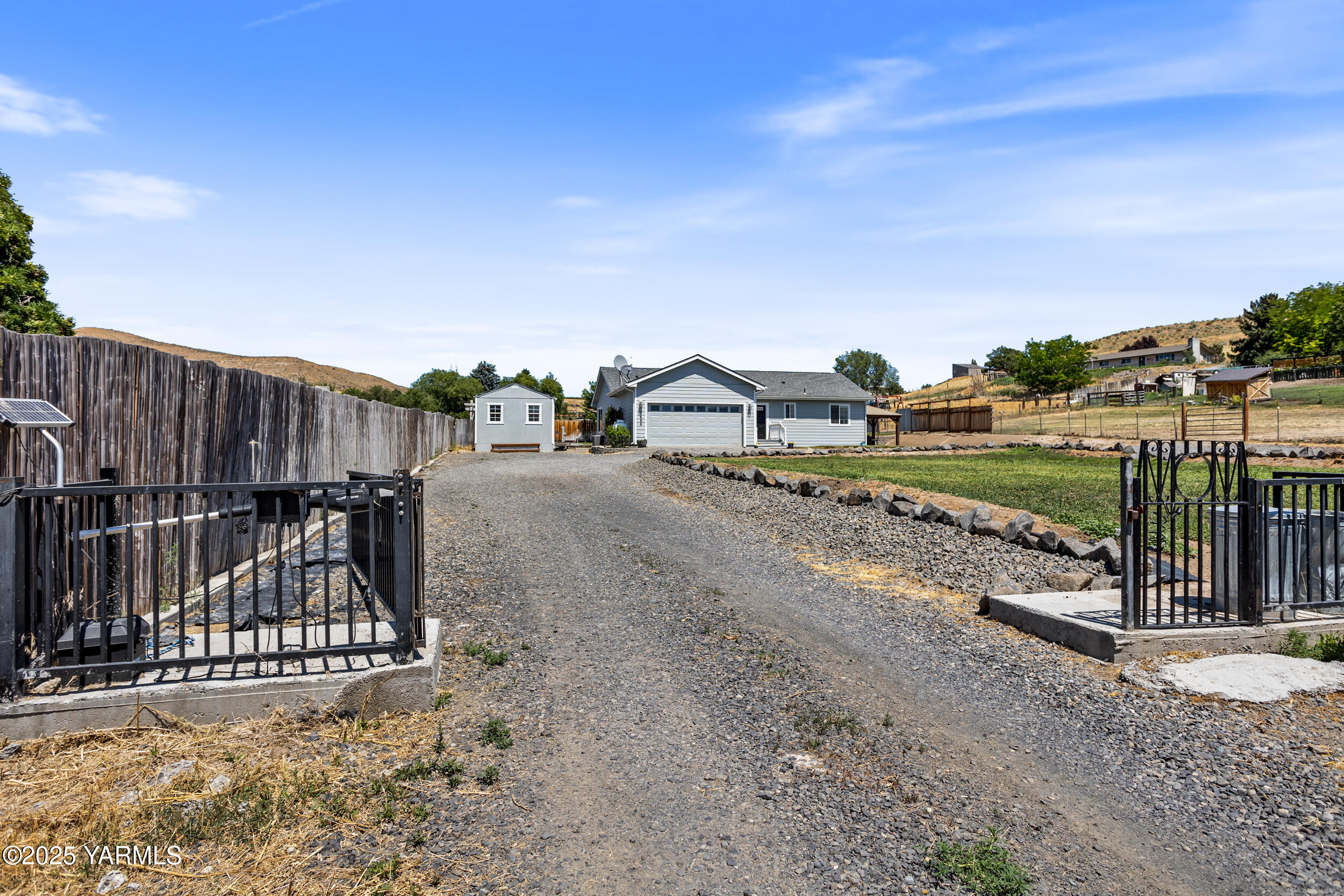 3485 Selah Loop Road Selah, WA 98942 - Photo 38 of 38 a view of a park with iron fence