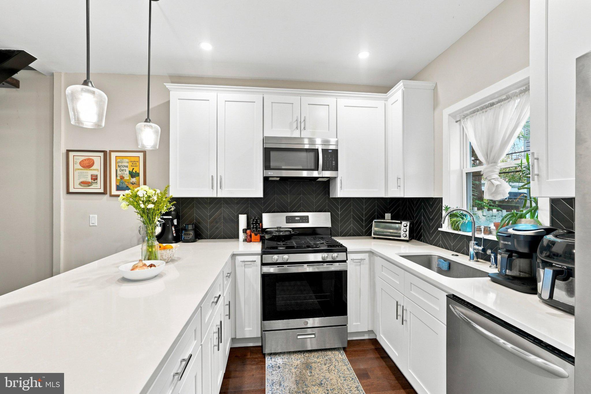 1831 Reed Street Philadelphia, PA 19146 - Photo 6 of 22 Gallery Image 6