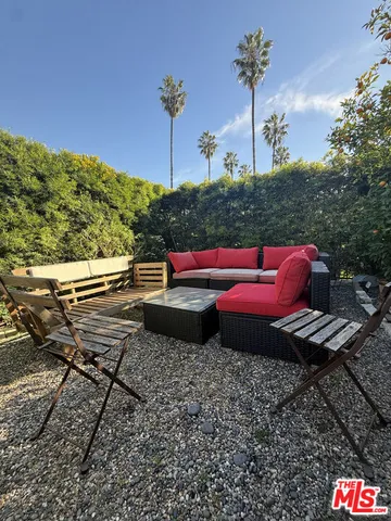 $6,500 | 439 South Sherbourne Drive, Los Angeles, CA 90048