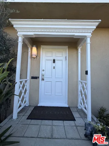 $6,500 | 439 South Sherbourne Drive, Los Angeles, CA 90048