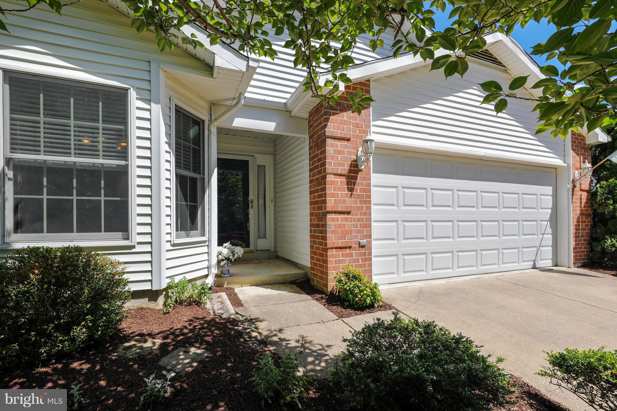 523 Coover Road Annapolis, MD 21401 - Photo 20 of 30 Welcoming landscaped front yard