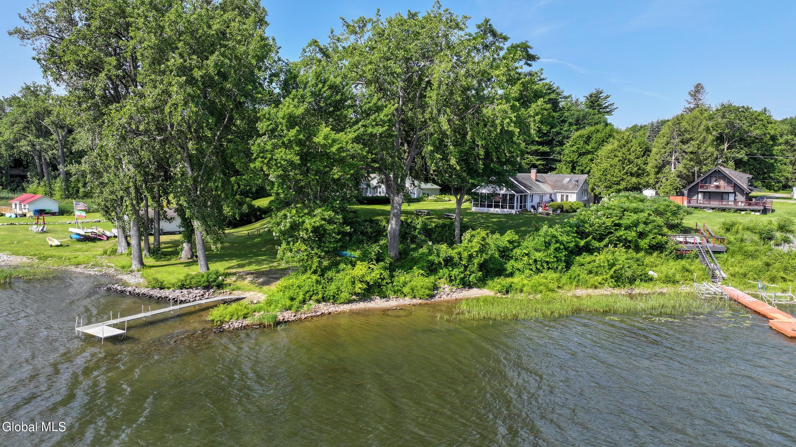 8 Berry Patch Way Crown Point, NY 12928 - Photo 1 of 39 1000008788