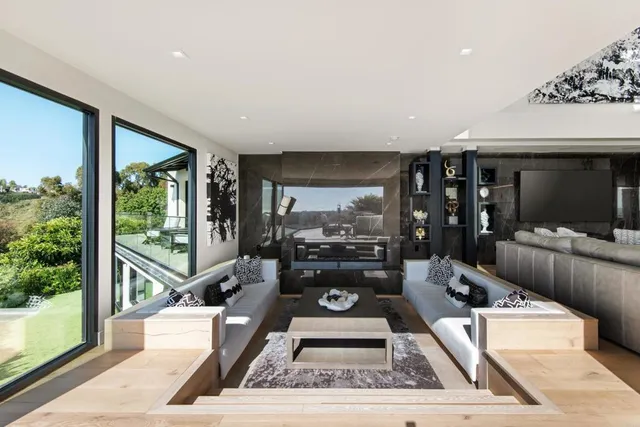 $6,995,000 | 2684 Costebelle Drive, La Jolla, CA 92037