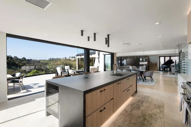 $6,995,000 | 2684 Costebelle Drive, La Jolla, CA 92037