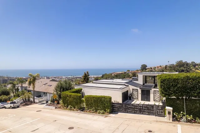 $6,995,000 | 2684 Costebelle Drive, La Jolla, CA 92037