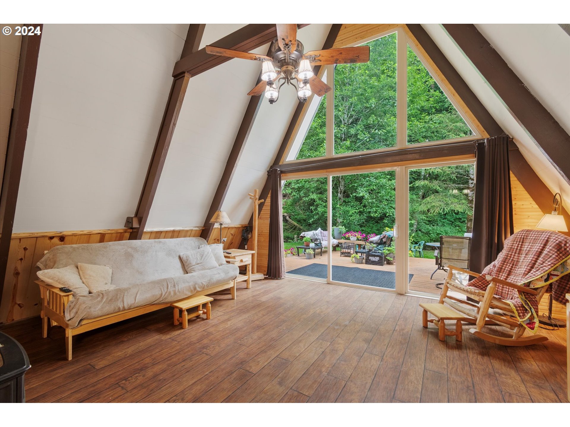 10282 Fieldcrest Drive Birkenfeld, OR 97016 - Photo 4 of 15 Living Room