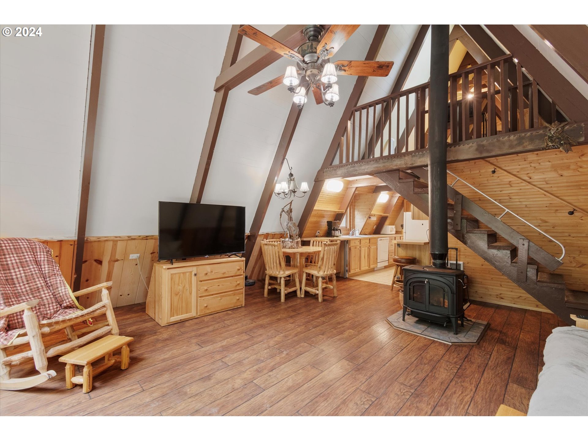 10282 Fieldcrest Drive Birkenfeld, OR 97016 - Photo 5 of 15 Kitchen