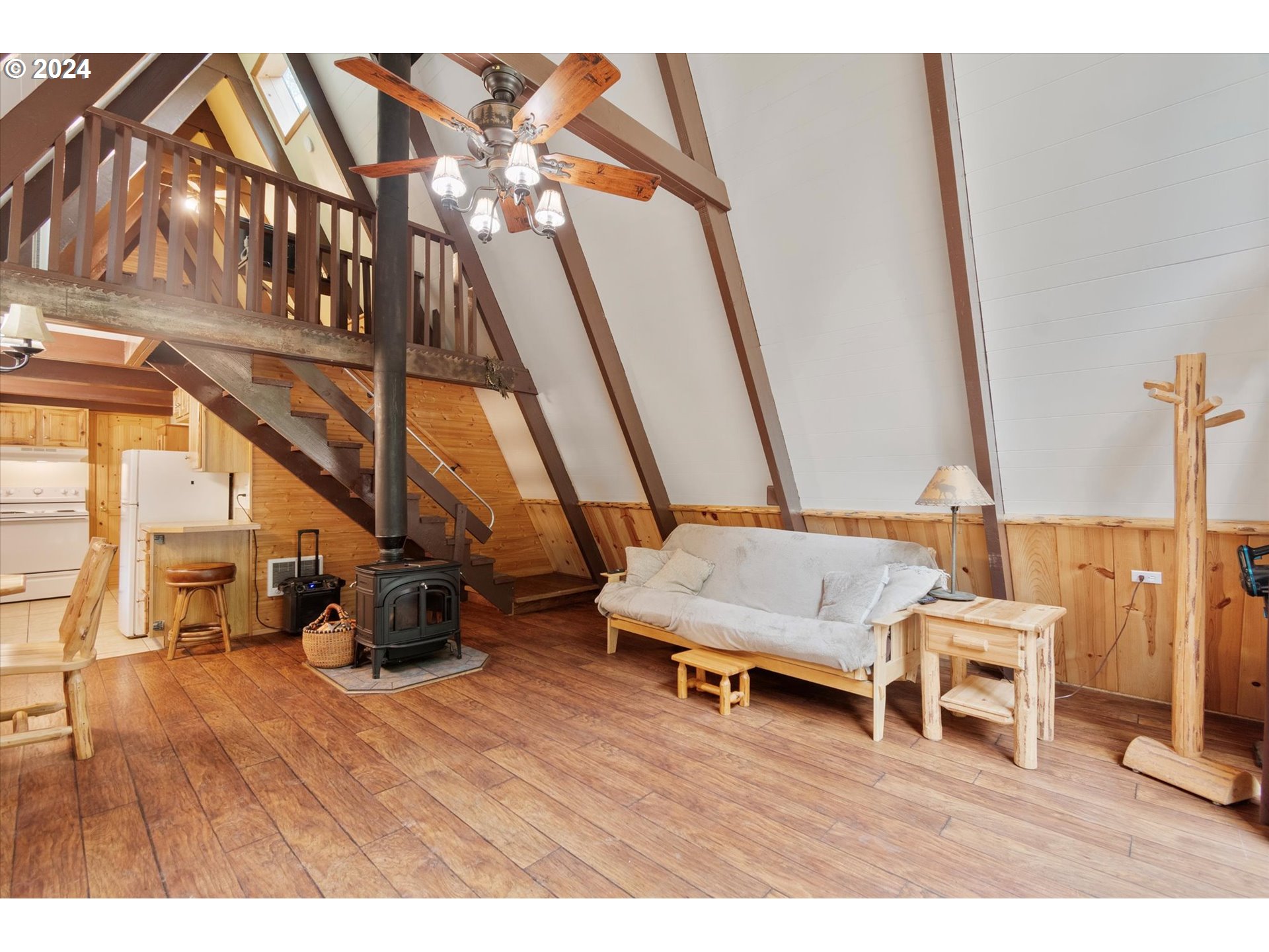 10282 Fieldcrest Drive Birkenfeld, OR 97016 - Photo 7 of 15 Loft