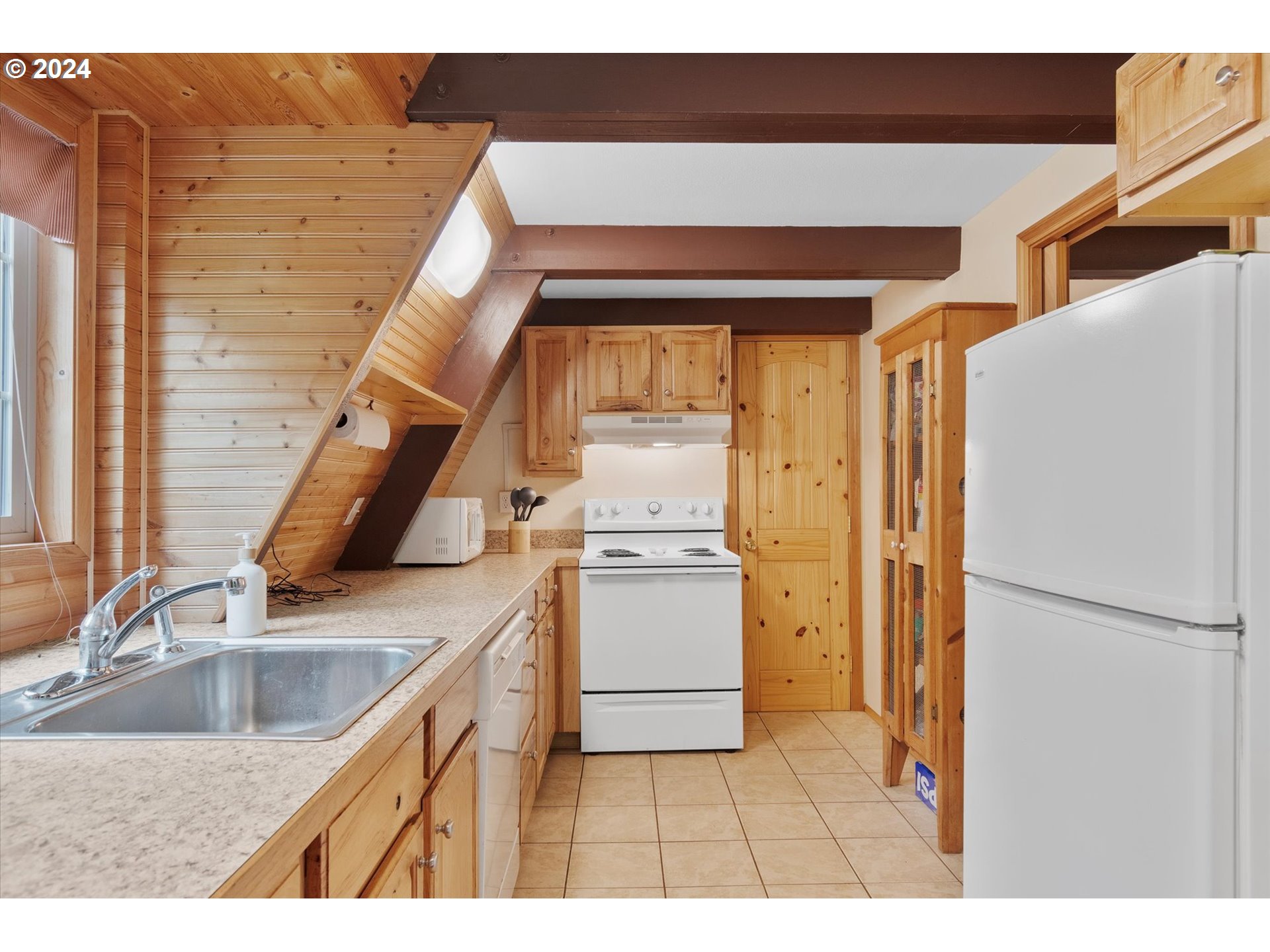 10282 Fieldcrest Drive Birkenfeld, OR 97016 - Photo 9 of 15