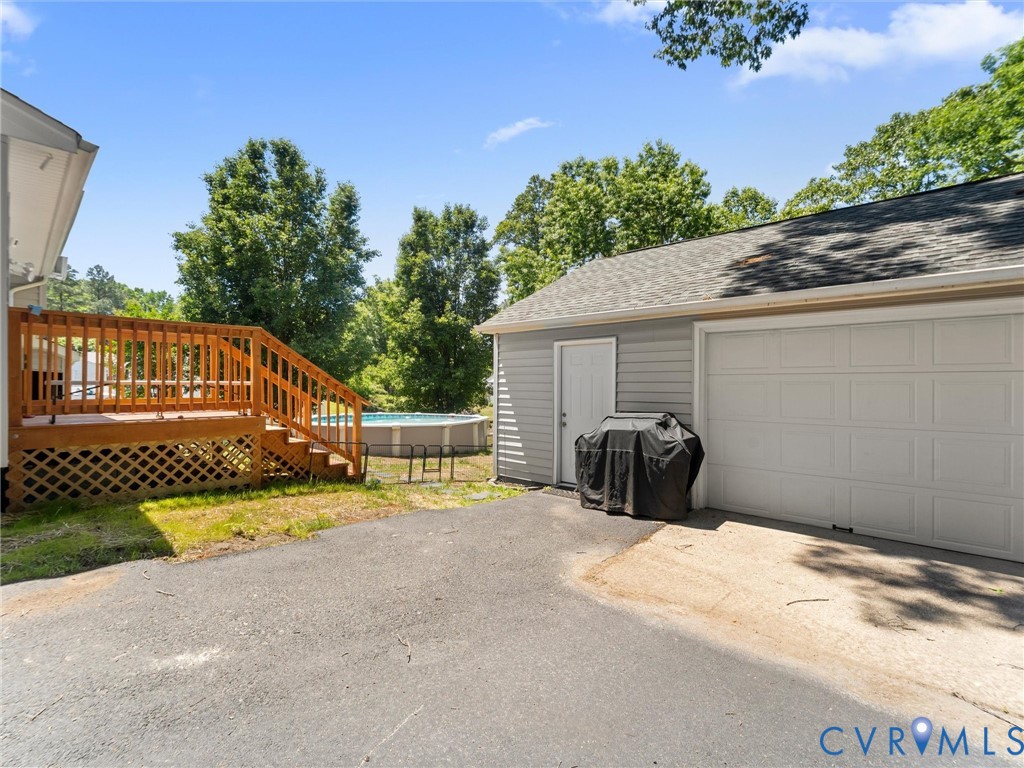 13100 South Chester Road Chester, VA 23831 - Photo 4 of 49