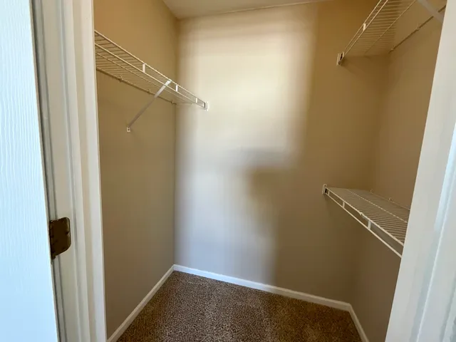 $1,950 | 290 Crestview Drive, Unit C, Wauconda, IL 60084