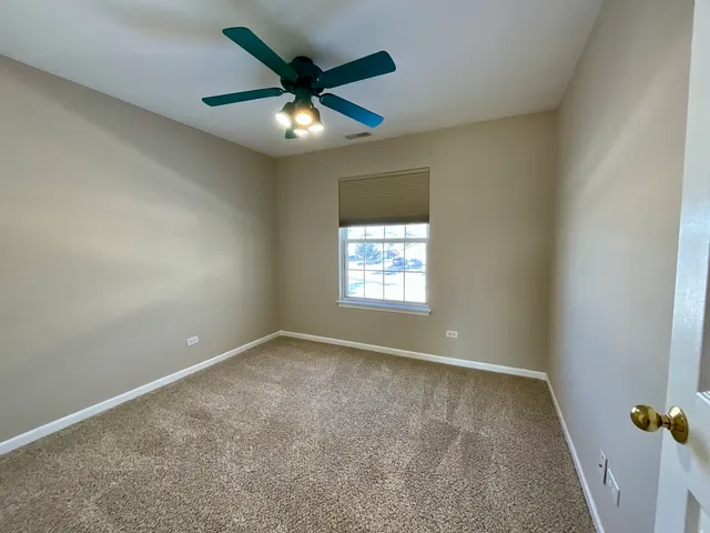 $1,950 | 290 Crestview Drive, Unit C, Wauconda, IL 60084