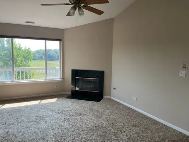 $1,950 | 290 Crestview Drive, Unit C, Wauconda, IL 60084