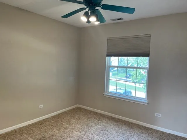 $1,950 | 290 Crestview Drive, Unit C, Wauconda, IL 60084