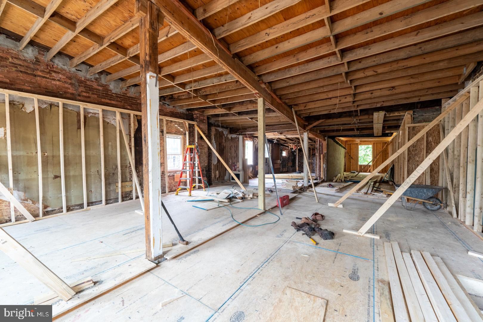 400-402 Pitman Place Baltimore, MD 21202 - Photo 3 of 11 a view of a patio with table and chairs
