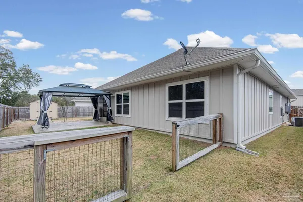 $2,400 | 5761 Danbury Boulevard, Pace, FL 32571