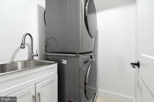 a close view of sink and tap