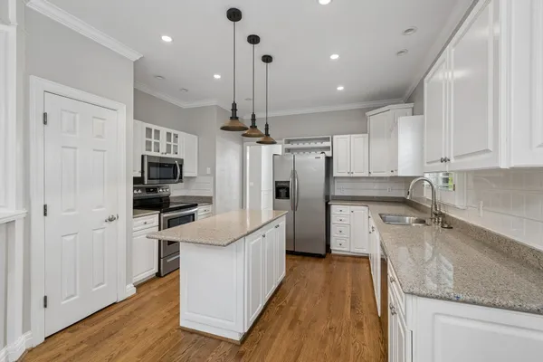 $1,250,000 | 230 Harding Place, Nashville, TN 37205