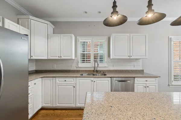 $1,250,000 | 230 Harding Place, Nashville, TN 37205