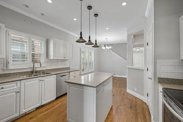 $1,250,000 | 230 Harding Place, Nashville, TN 37205