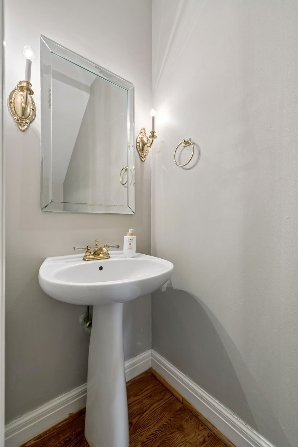 230 Harding Place Nashville, TN 37205 - Photo 24 of 54 a bathroom with a sink a mirror and vanity