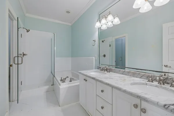 $1,250,000 | 230 Harding Place, Nashville, TN 37205