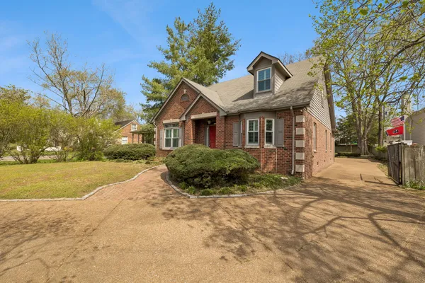 $1,250,000 | 230 Harding Place, Nashville, TN 37205