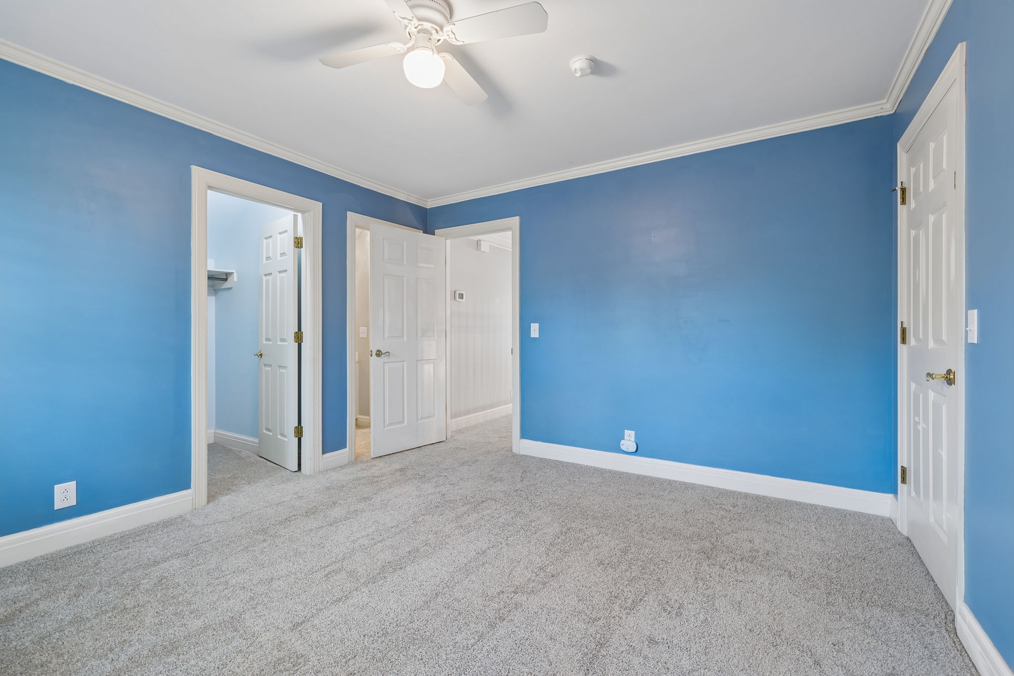 230 Harding Place Nashville, TN 37205 - Photo 39 of 54 a view of an empty room and chandelier fan