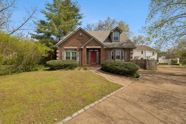 $1,250,000 | 230 Harding Place, Nashville, TN 37205