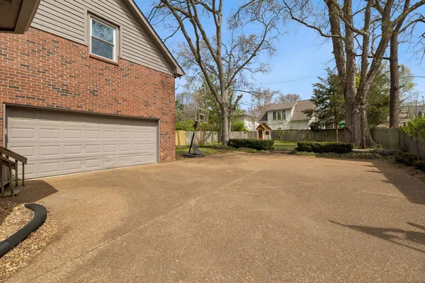 $1,250,000 | 230 Harding Place, Nashville, TN 37205