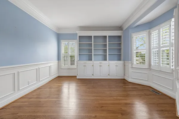 $1,250,000 | 230 Harding Place, Nashville, TN 37205