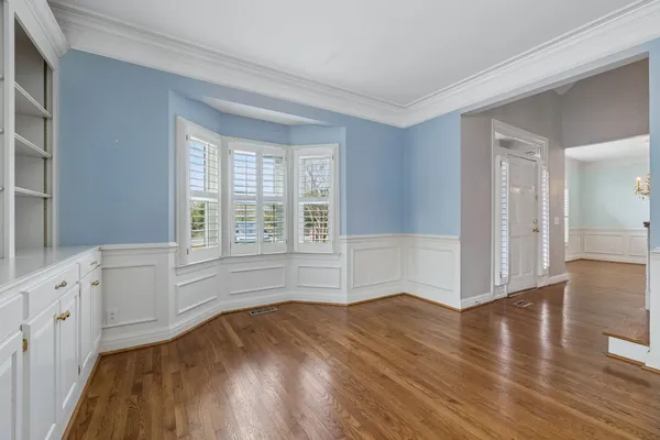 $1,250,000 | 230 Harding Place, Nashville, TN 37205
