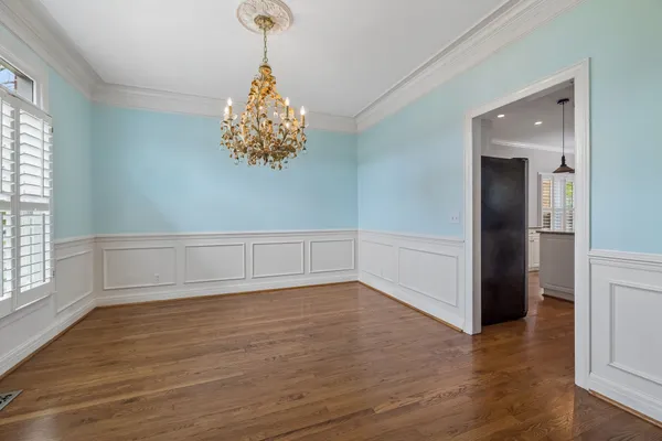 $1,250,000 | 230 Harding Place, Nashville, TN 37205