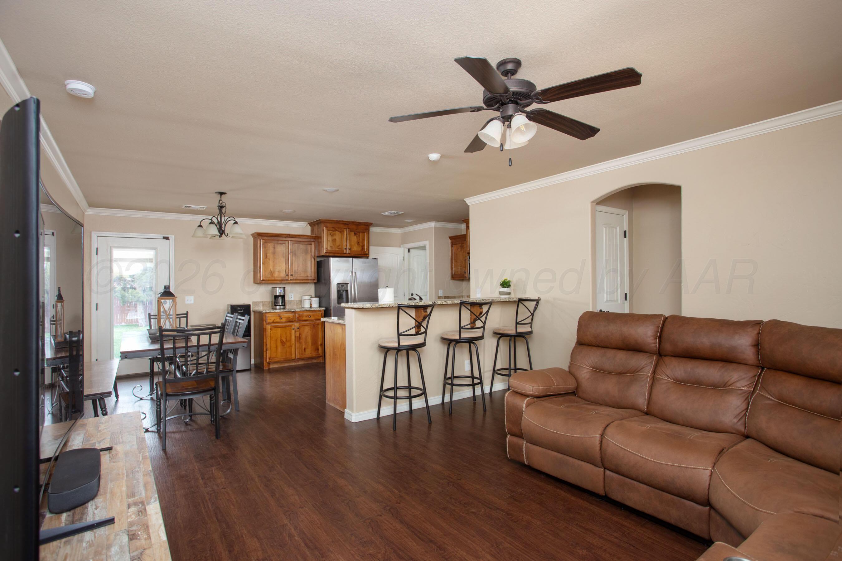 2800 Simkins Lane Amarillo, TX 79118 - Photo 6 of 23 Living Room