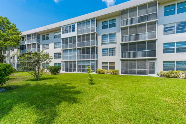 $299,000 | 2800 North Palm Aire Drive, Unit 401, Pompano Beach, FL 33069
