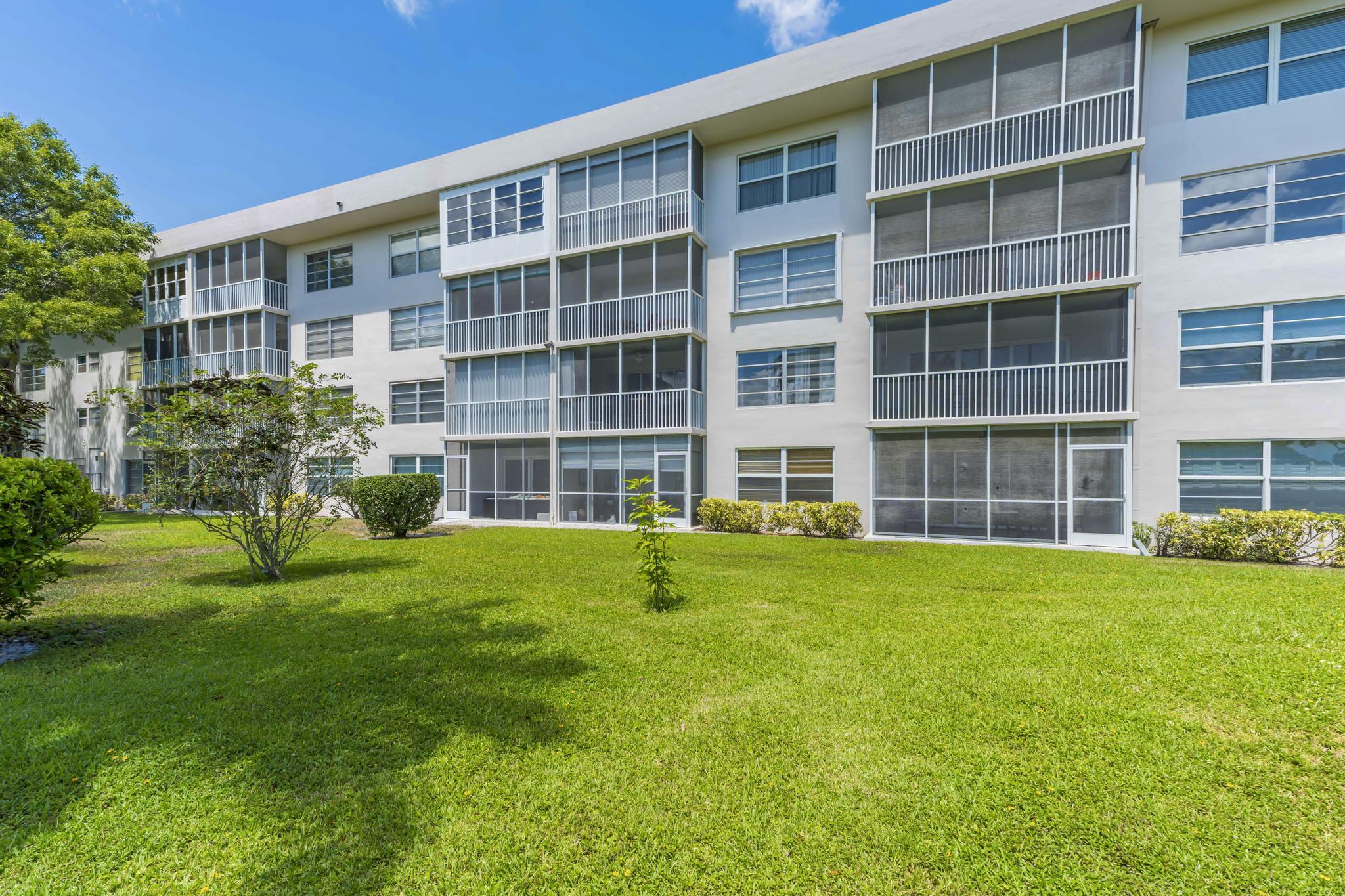2800 North Palm Aire Drive, Unit 401 Pompano Beach, FL 33069 - Photo 35 of 60 036