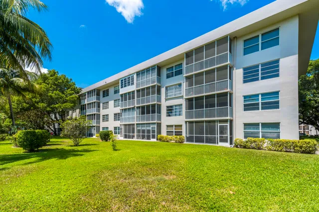 $299,000 | 2800 North Palm Aire Drive, Unit 401, Pompano Beach, FL 33069