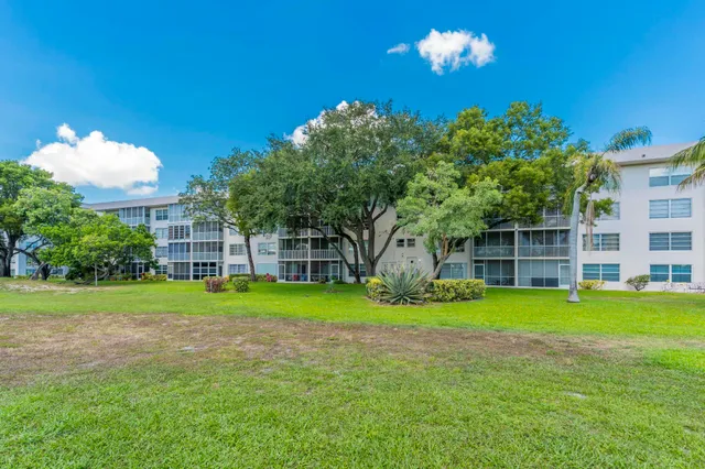 $299,000 | 2800 North Palm Aire Drive, Unit 401, Pompano Beach, FL 33069
