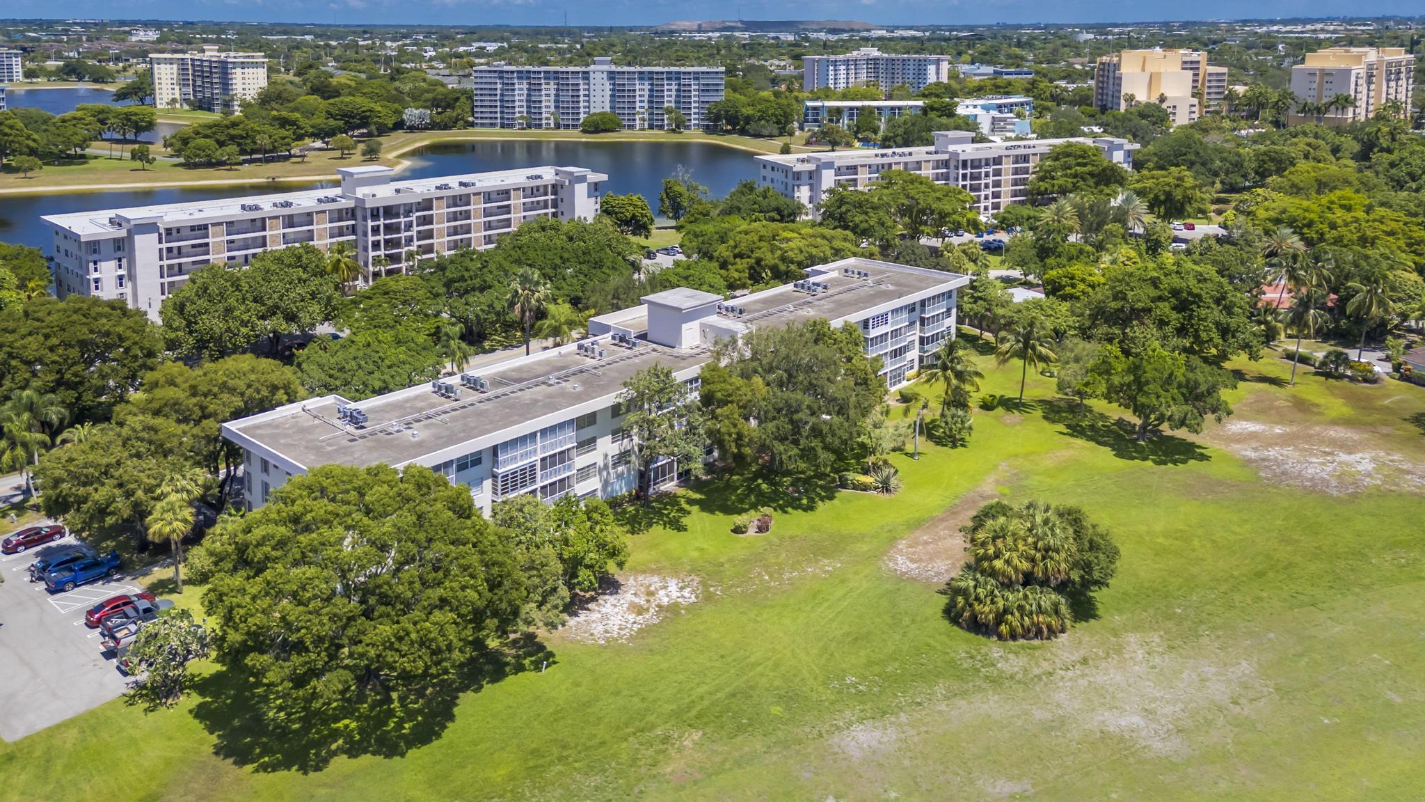 2800 North Palm Aire Drive, Unit 401 Pompano Beach, FL 33069 - Photo 43 of 60 045