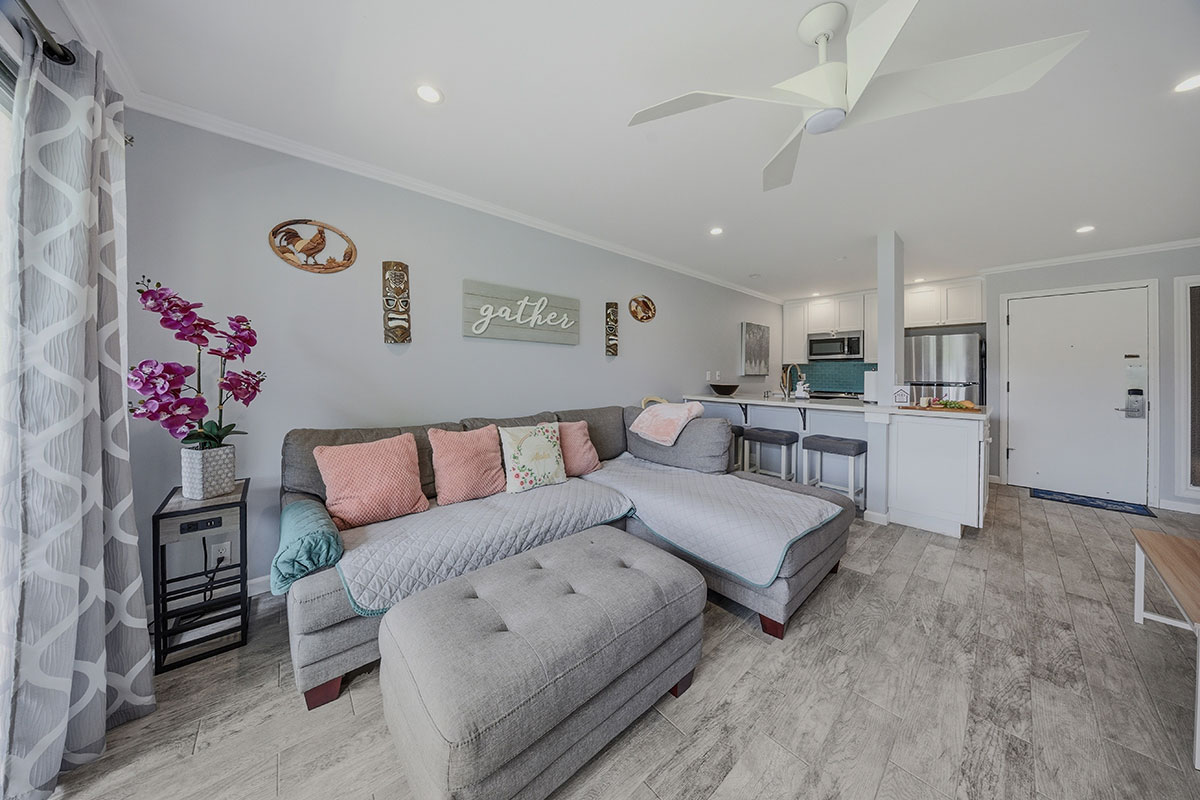525 Aleka Loop, Unit J2 Kapaa, HI 96746 - Photo 11 of 30 a living room with furniture and a couch