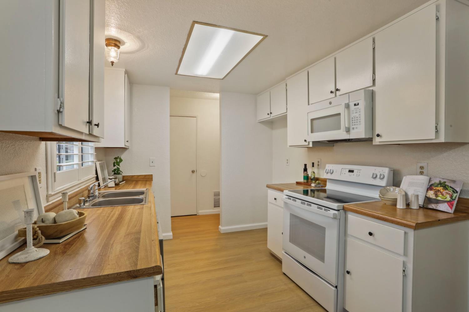 515 Peerless Way, Unit 13 Tracy, CA 95376 - Photo 13 of 41