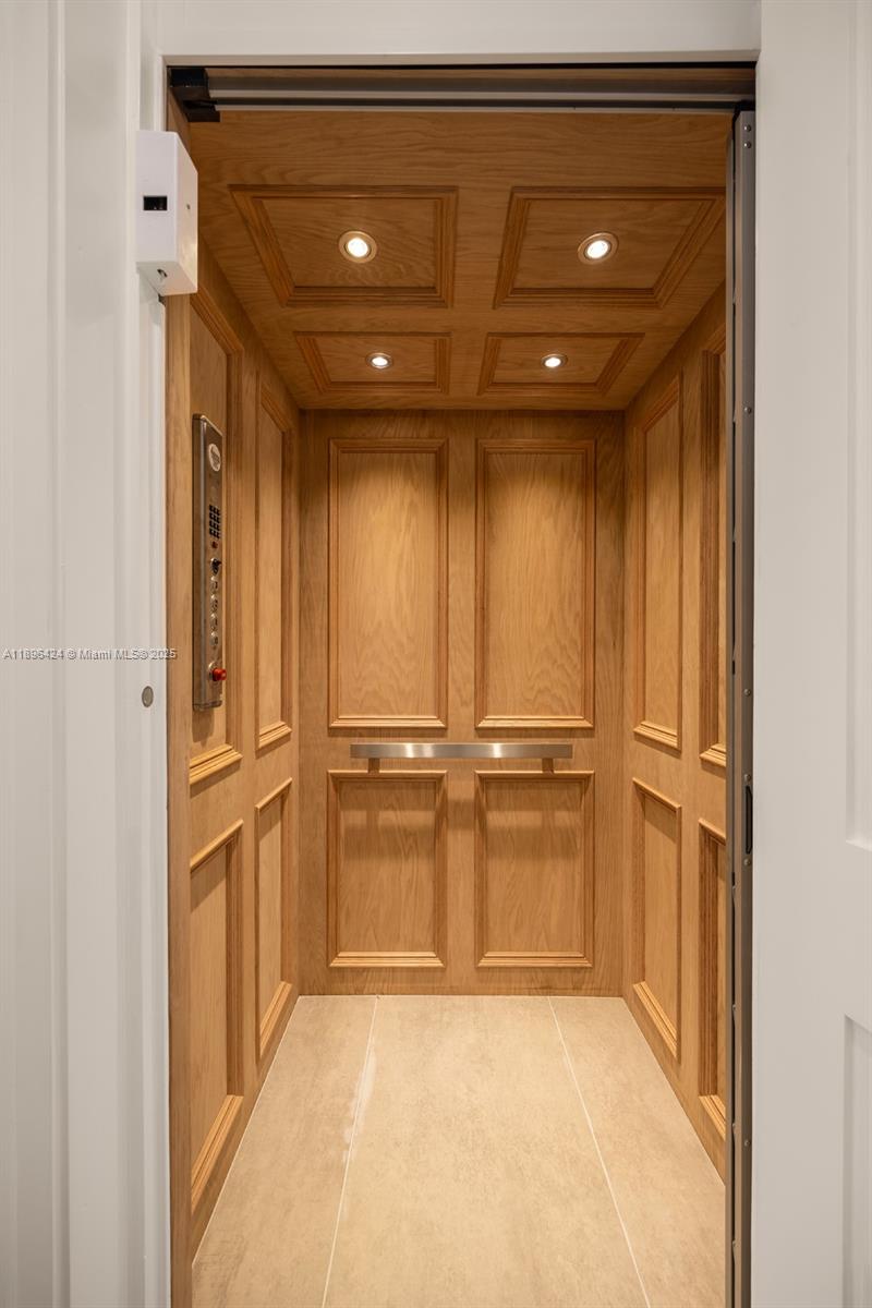 7498 Southwest 100th Street, Unit 8 Pinecrest, FL 33156 - Photo 39 of 61 a view of an empty room