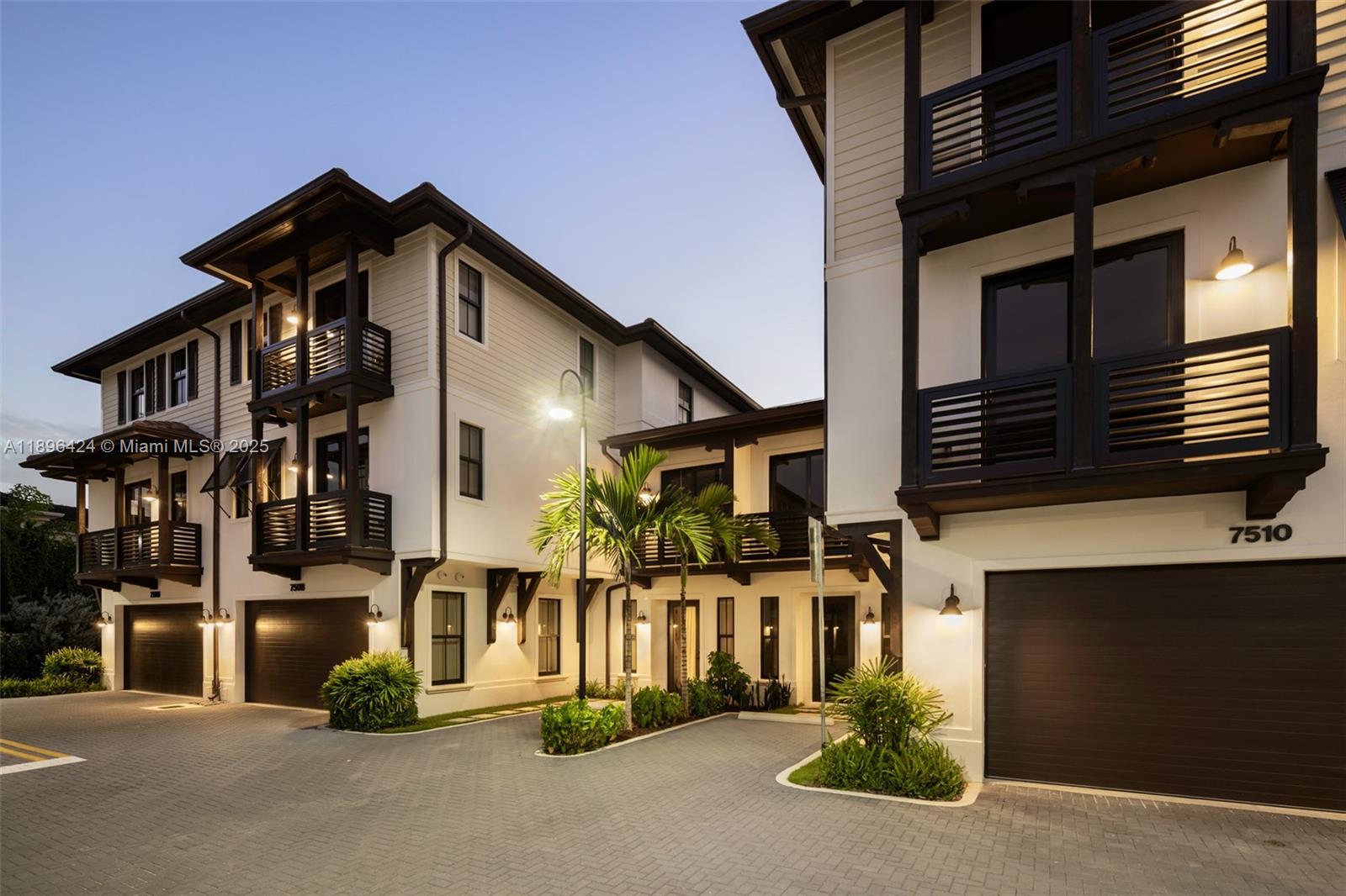 7498 Southwest 100th Street, Unit 8 Pinecrest, FL 33156 - Photo 52 of 61