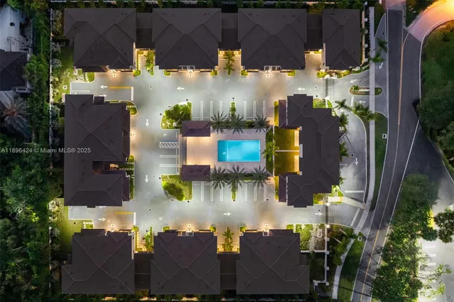 $12,000 | 7498 Southwest 100th Street, Unit 8, Pinecrest, FL 33156