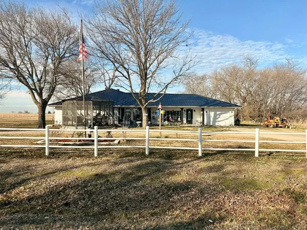 $450,000 | 636 County Road 1535, Bonham, TX 75418