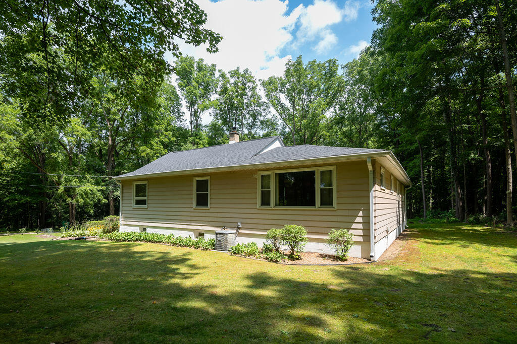65785 Conrad Road Edwardsburg, MI 49112 - Photo 2 of 28 Conrad-5