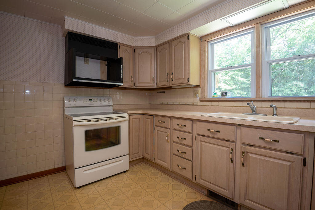 65785 Conrad Road Edwardsburg, MI 49112 - Photo 9 of 28 Conrad-20