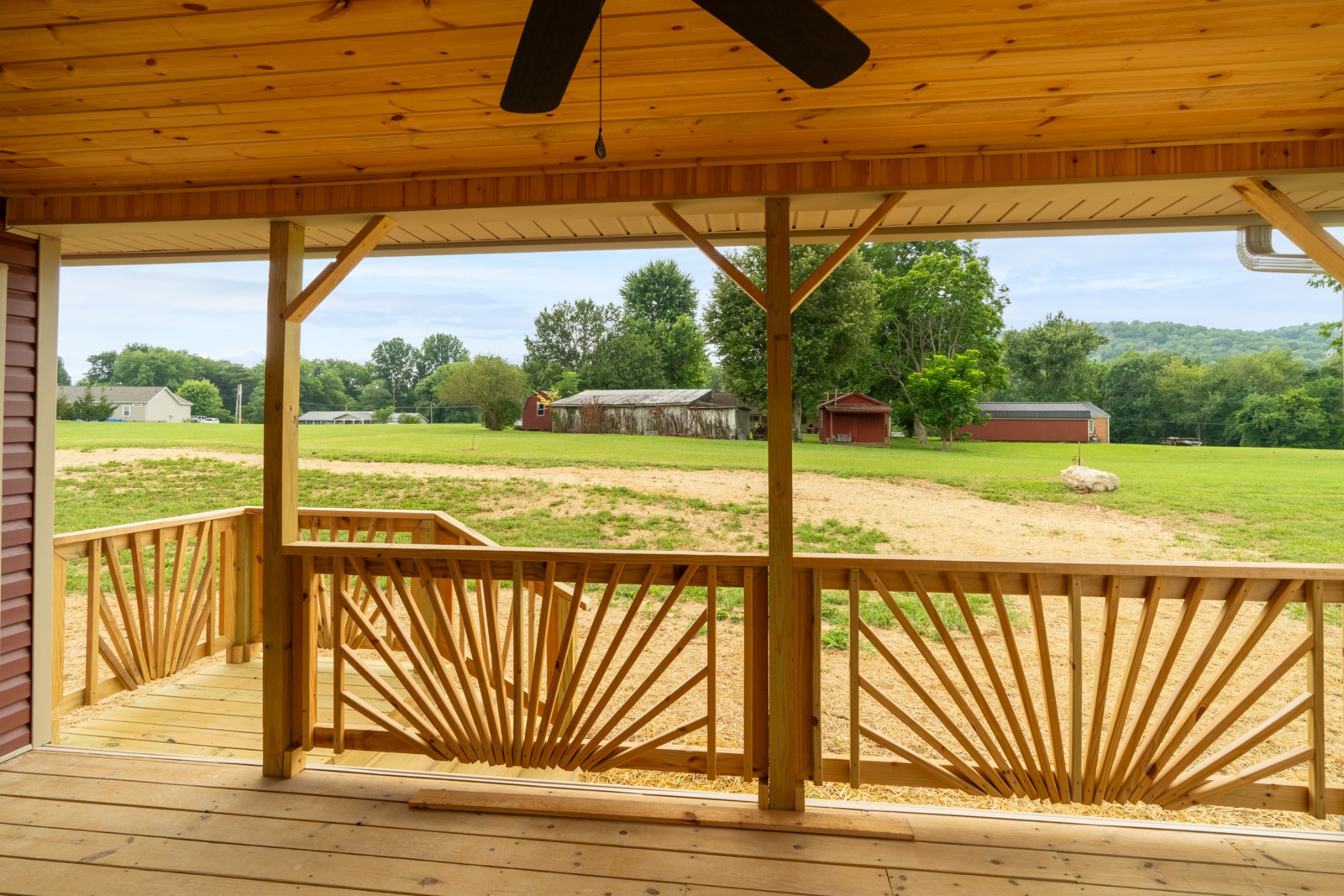 139 Duck Pond Road Sparta, TN 38583 - Photo 4 of 30 Gallery Image 4