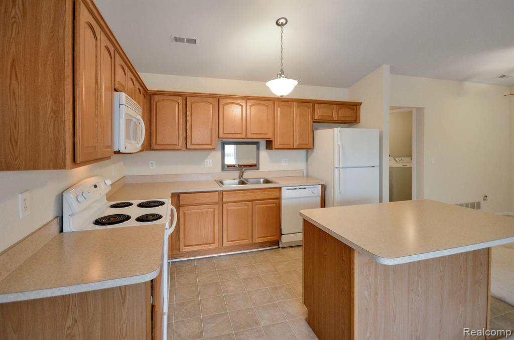 33562 Utica Road Fraser, MI 48026 - Photo 8 of 27 Gallery Image 8