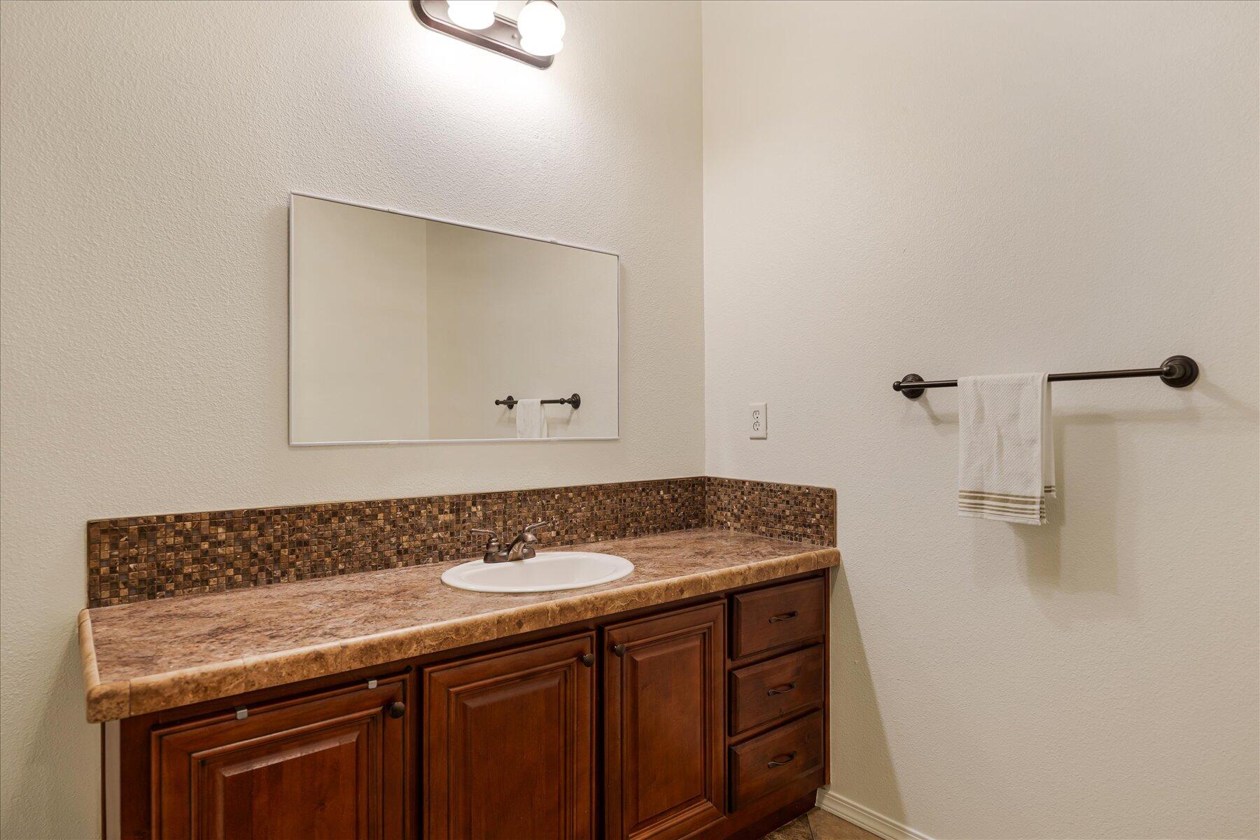 16810 Covina Road Bend, OR 97707 - Photo 20 of 42 20
